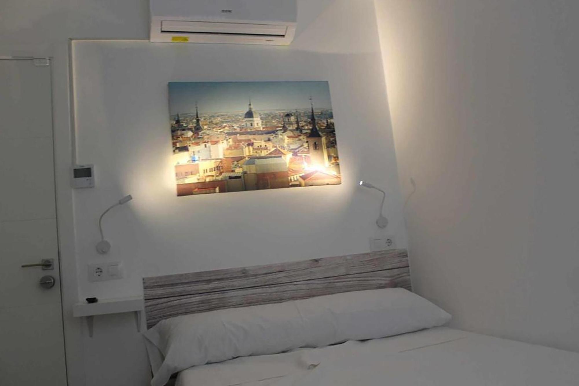 Hostal Royal Begona Madrid Extérieur photo